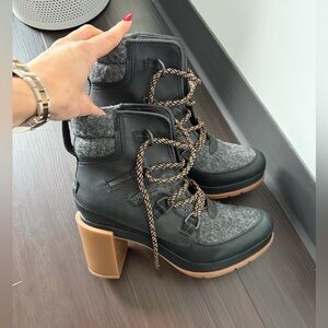 Sorel Blake Lace-Up bootie size 9